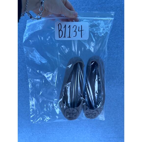 Tory Burch Women’s sz 5.5 Minnie Travel Ballet Flat French Gray Neutral Leather - Picture 12 of 12